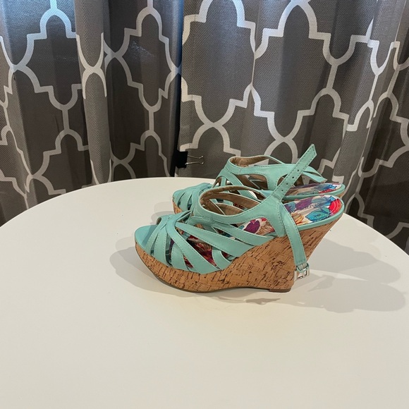 size 8 blue wedges - Picture 2 of 2